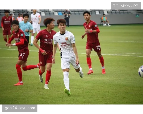 上海海港边锋爆发惊人速度，强势助推球队争冠征程