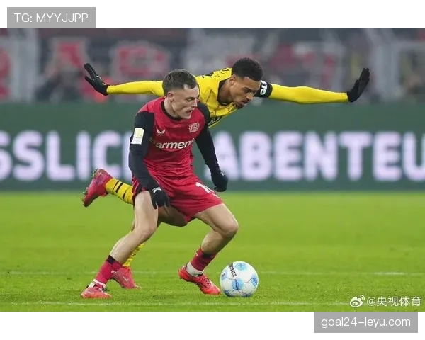 疯狂换帅惨遭羞辱！多特“内战”加剧，德国豪门为何沦为战术笑柄？