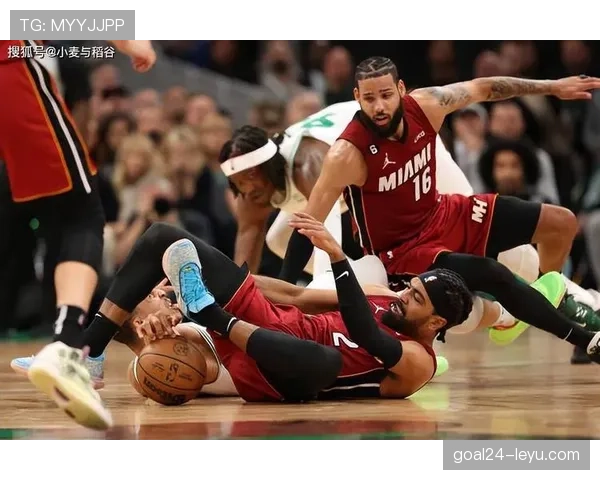 丹尼·格兰杰挡拆造险提升效率明显 助力球队关键时刻得分爆发